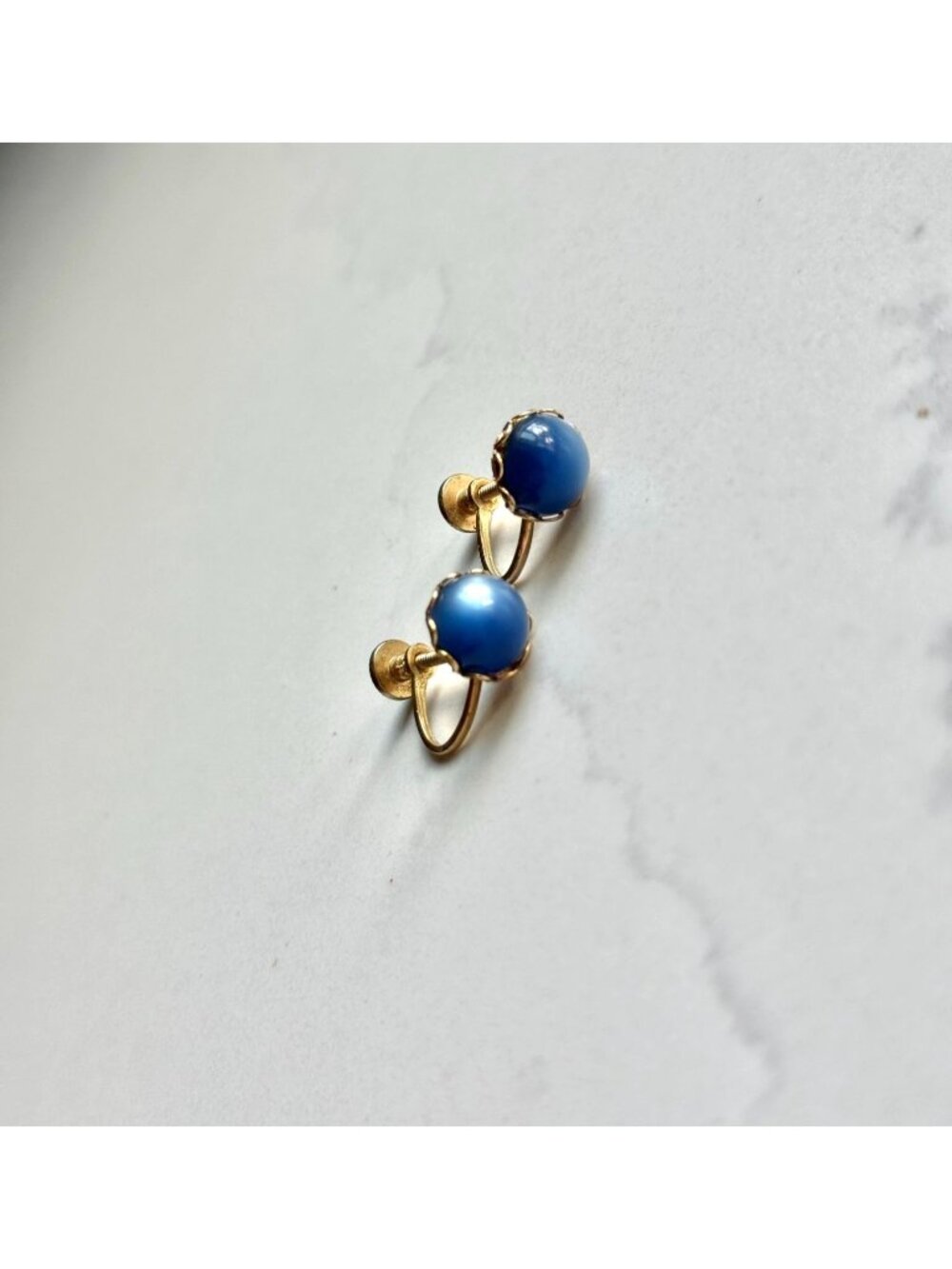 Vintage Early Century Screw Back Earrings With Blue Cat Eye Glass Stone And Gold